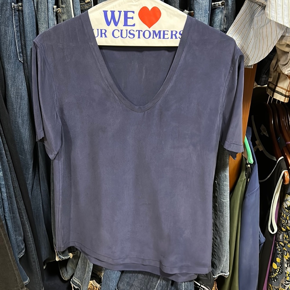 Short sleeve equipment top